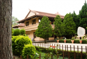 09_NHA_KHACH_TANG_DUONG